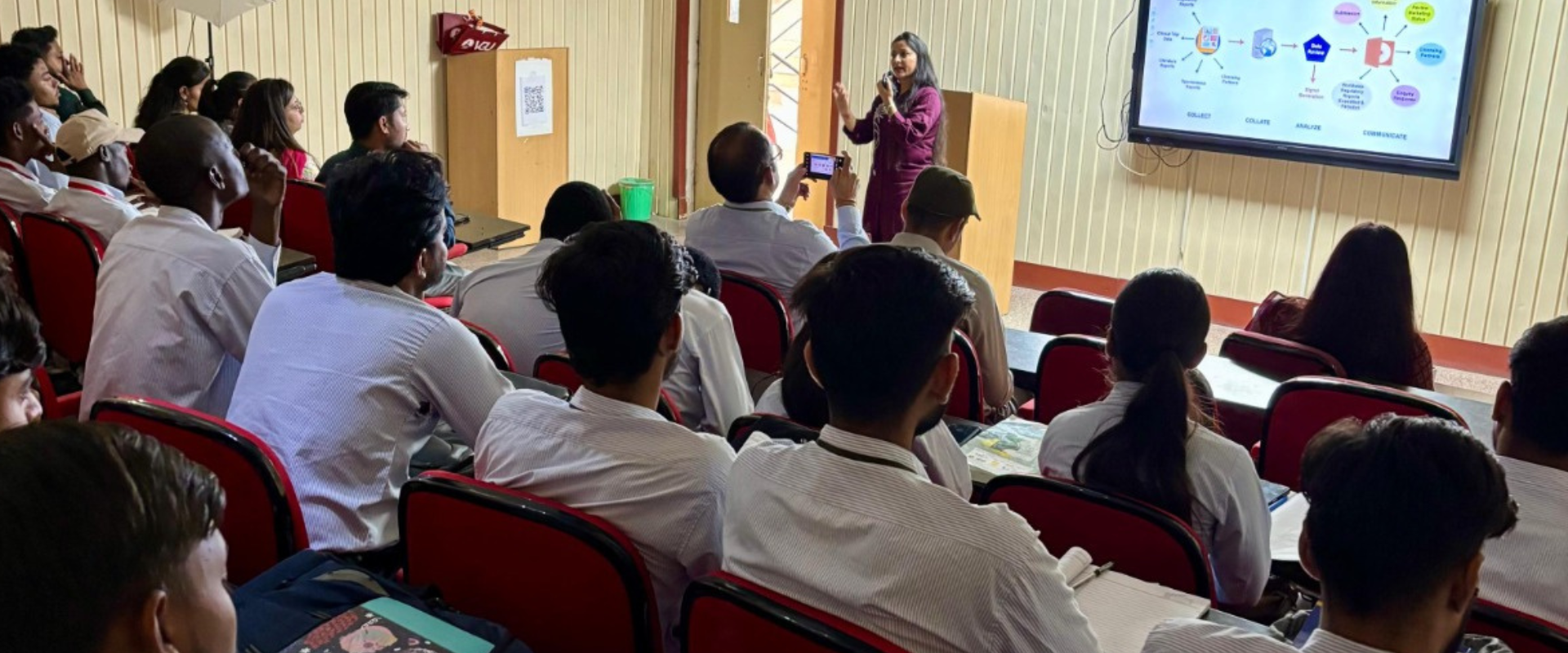 Red and Gold Modern Graduation Banner Landscape (1920 x 800 px) (1)